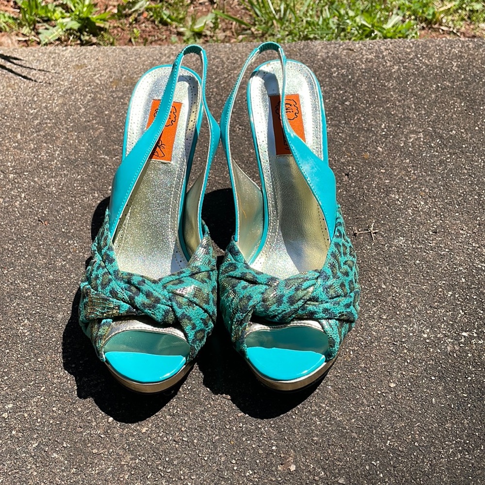 Vintage Chi by falchi slingback pumps
